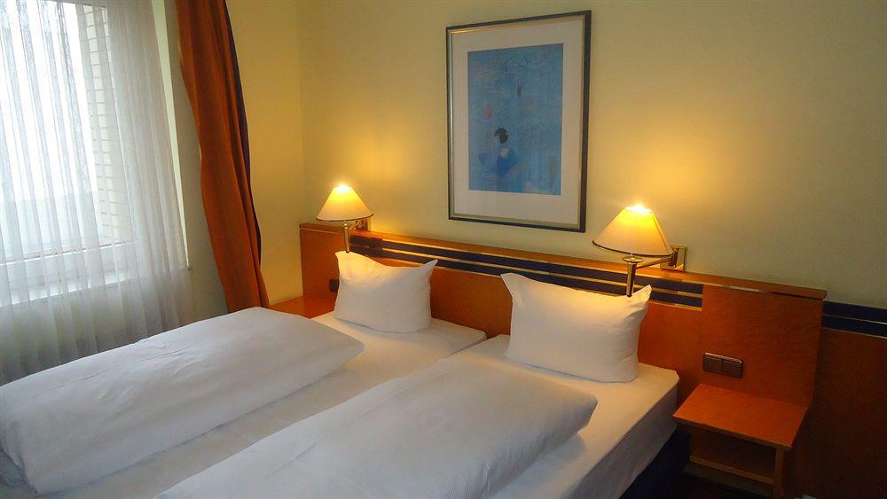 Hotel Rahlstedter Hof Hamburg Eksteriør bilde